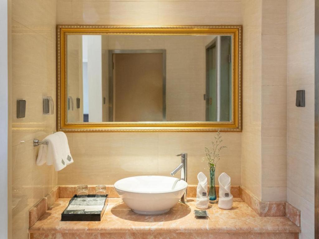 Chonpines Hotels- Shijiazhuang Fangbei Ershilipu  Экстерьер фото